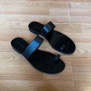 Reformation toe ring slide sandals
